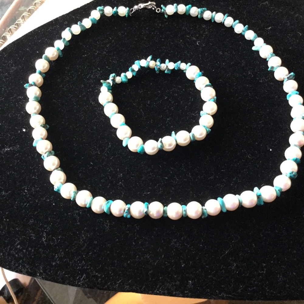 Pearl & turquoise neckless and bracelet